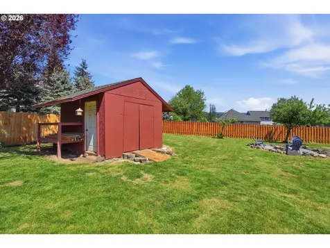 406 E Valley Street Yacolt WA 98675