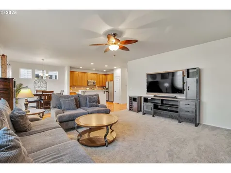 3703 E Bur Oak Court Newberg OR 97132