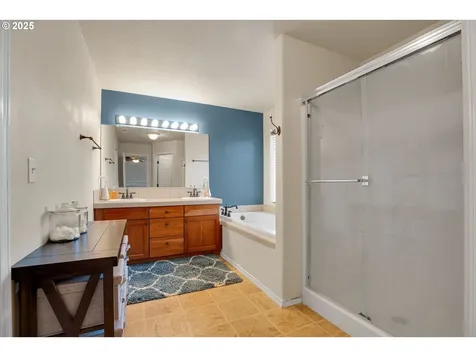 3703 E Bur Oak Court Newberg OR 97132