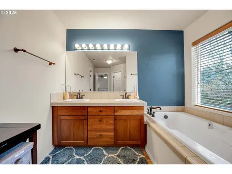 3703 E Bur Oak Court Newberg OR 97132