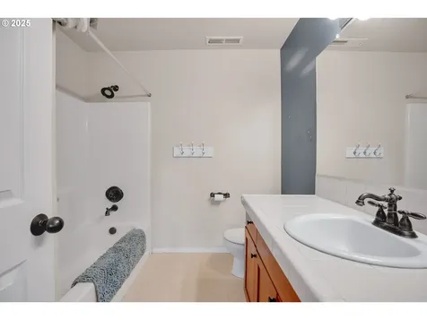 3703 E Bur Oak Court Newberg OR 97132