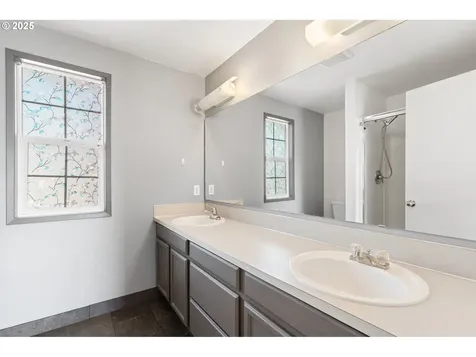 7708 NE 159th Avenue Vancouver WA 98682