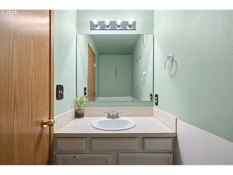 7708 NE 159th Avenue Vancouver WA 98682