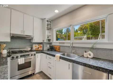2656 SW Gerald Avenue Portland OR 97201