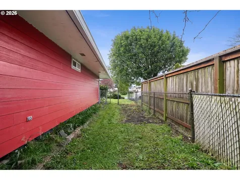 4204 Dogwood Avenue Tillamook OR 97141