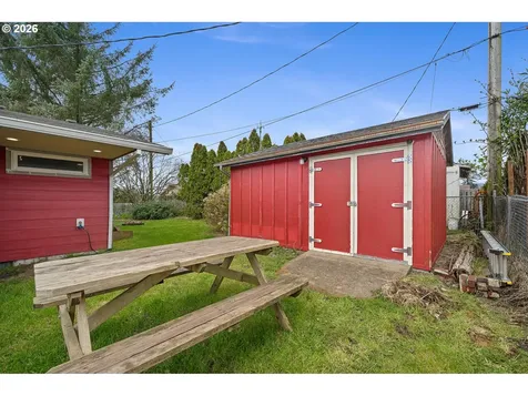 4204 Dogwood Avenue Tillamook OR 97141