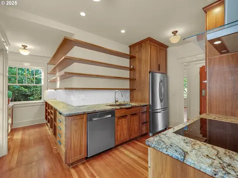 1925 Irving Avenue Astoria OR 97103