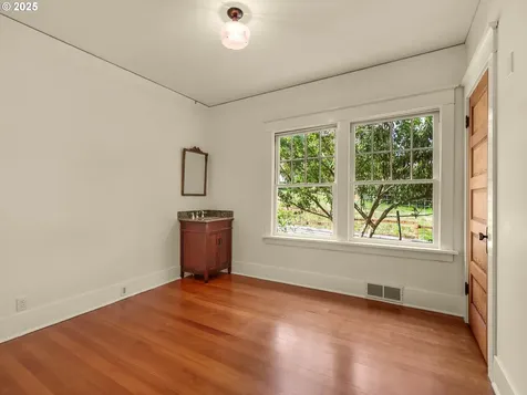 1925 Irving Avenue Astoria OR 97103