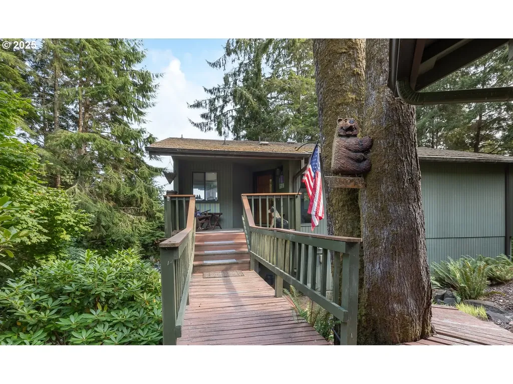 2011 NE Devils Ridge Road Lincoln City OR 97367