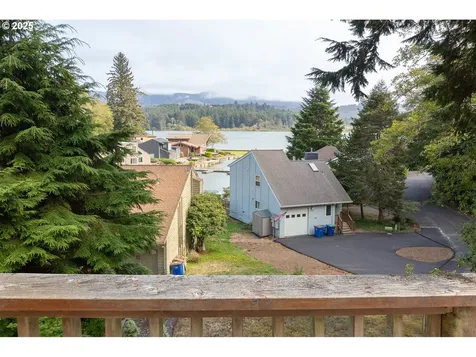 2011 NE Devils Ridge Road Lincoln City OR 97367