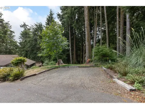 2011 NE Devils Ridge Road Lincoln City OR 97367
