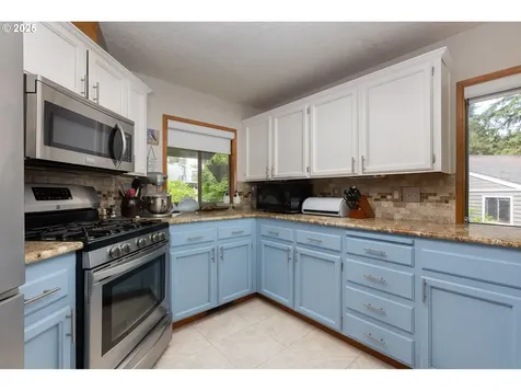 2011 NE Devils Ridge Road Lincoln City OR 97367