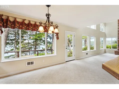 5192 Russell Drive Florence OR 97439