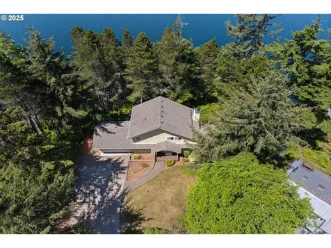 5192 Russell Drive Florence OR 97439