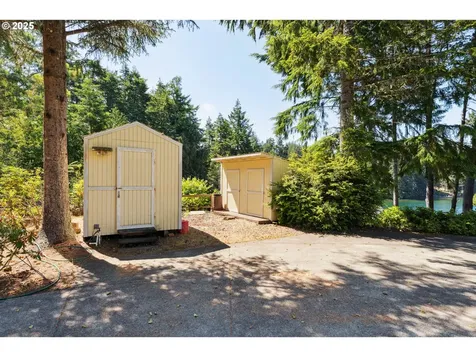 5192 Russell Drive Florence OR 97439
