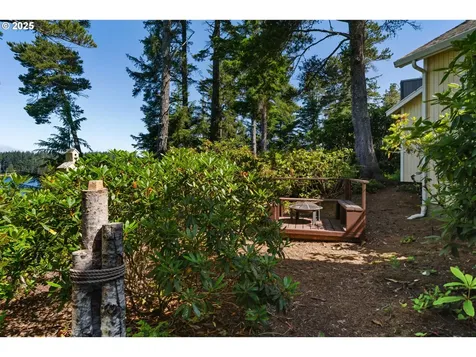 5192 Russell Drive Florence OR 97439