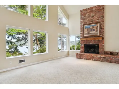 5192 Russell Drive Florence OR 97439