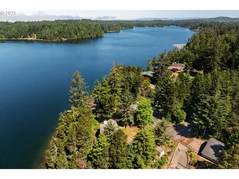 5192 Russell Drive Florence OR 97439