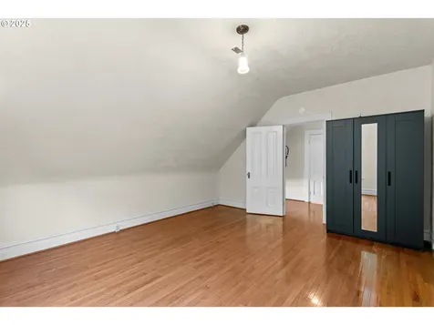 4145 S Corbett Avenue Portland OR 97239