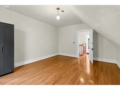4145 S Corbett Avenue Portland OR 97239