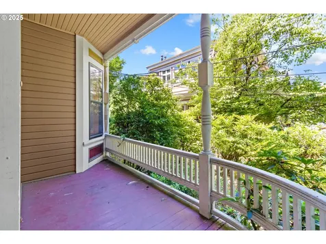 4145 S Corbett Avenue Portland OR 97239