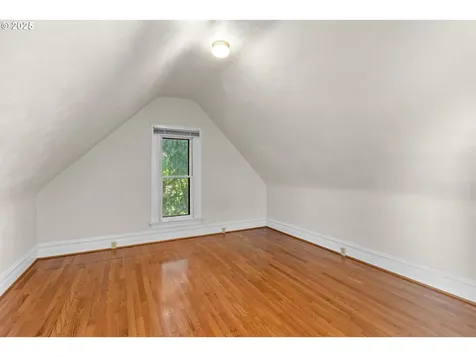 4145 S Corbett Avenue Portland OR 97239