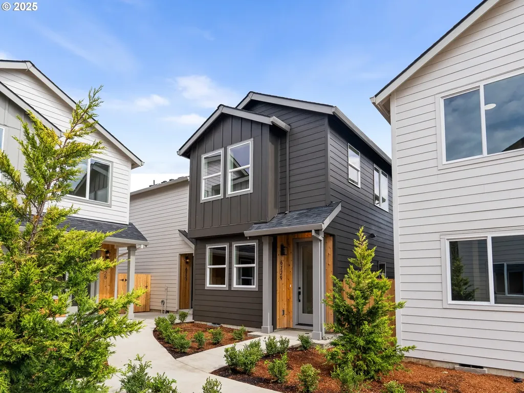 6729 SE Gladstone Street Portland OR 97206
