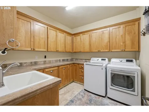 2148 Lomond Avenue Springfield OR 97477