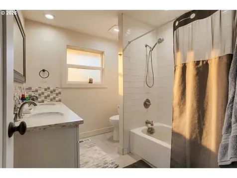 9165 SW 70th Avenue Portland OR 97223