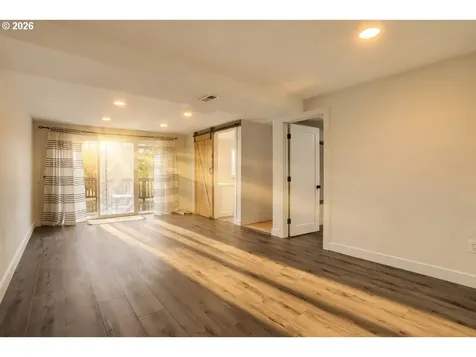 9165 SW 70th Avenue Portland OR 97223