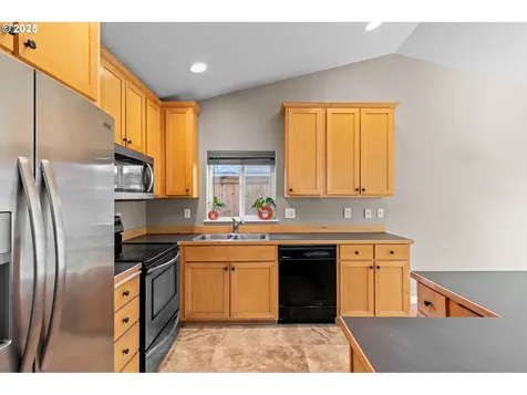 1453 Escalante Street Eugene OR 97404