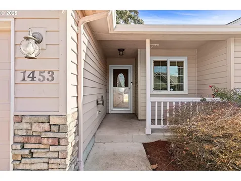 1453 Escalante Street Eugene OR 97404