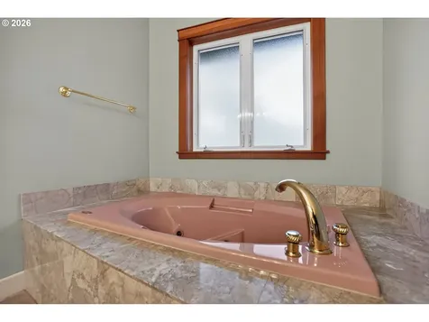 837 NE 67th Avenue Hillsboro OR 97124