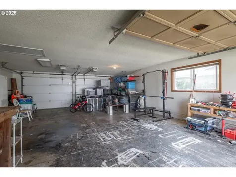 3681 Silverstone Court NE Salem OR 97305
