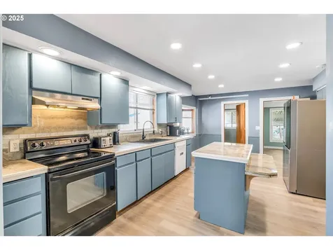 271 N 3rd Street Jefferson OR 97352