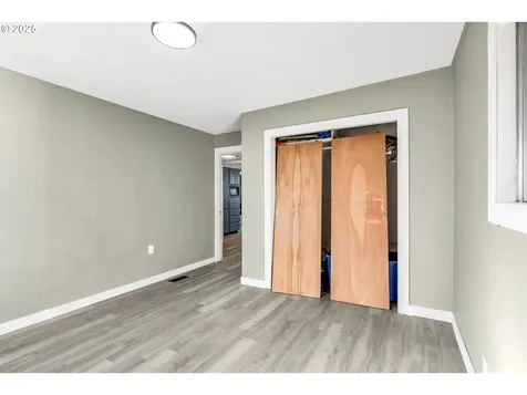 271 N 3rd Street Jefferson OR 97352