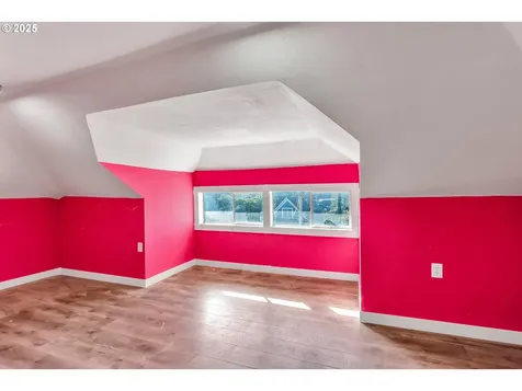 271 N 3rd Street Jefferson OR 97352