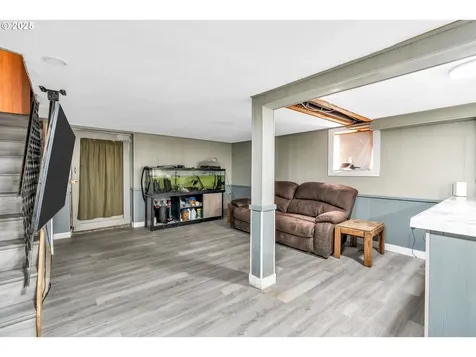 271 N 3rd Street Jefferson OR 97352