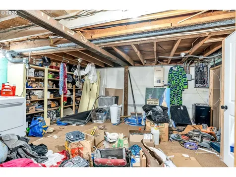 271 N 3rd Street Jefferson OR 97352