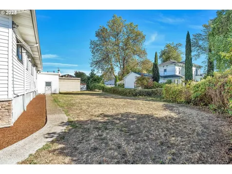 271 N 3rd Street Jefferson OR 97352