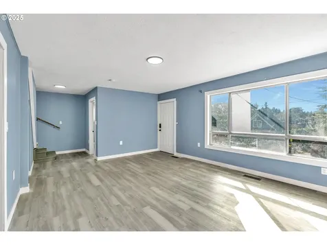 271 N 3rd Street Jefferson OR 97352
