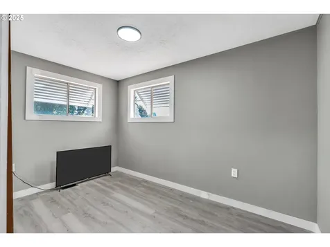 271 N 3rd Street Jefferson OR 97352