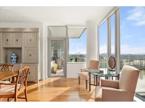 841 S Gaines Street Portland OR 97239