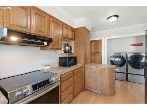 1303 NE Logan Street Mcminnville OR 97128