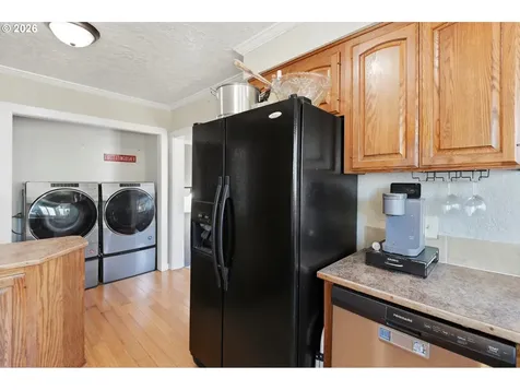 1303 NE Logan Street Mcminnville OR 97128