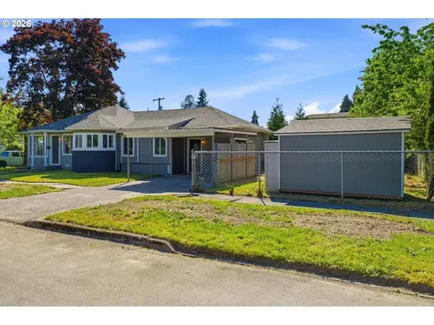 1303 NE Logan Street Mcminnville OR 97128
