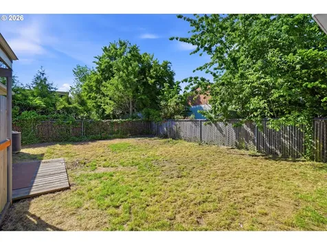 1303 NE Logan Street Mcminnville OR 97128
