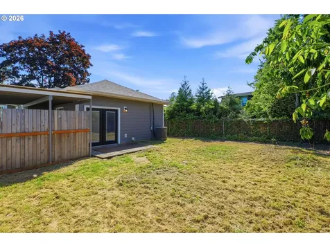 1303 NE Logan Street Mcminnville OR 97128