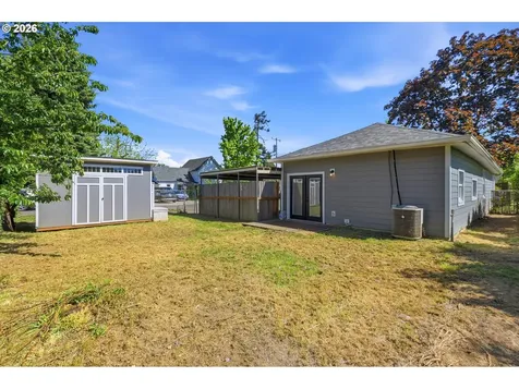 1303 NE Logan Street Mcminnville OR 97128