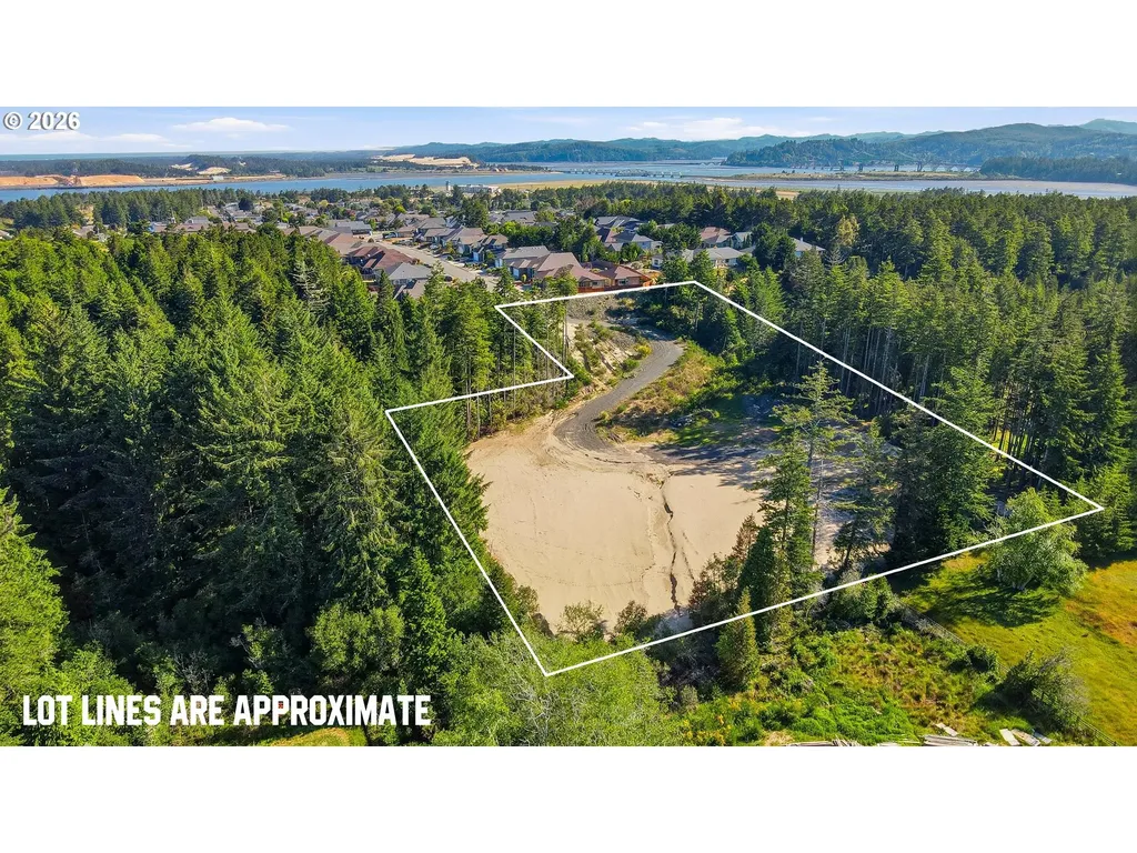 2215 Garfield Street North Bend OR 97459